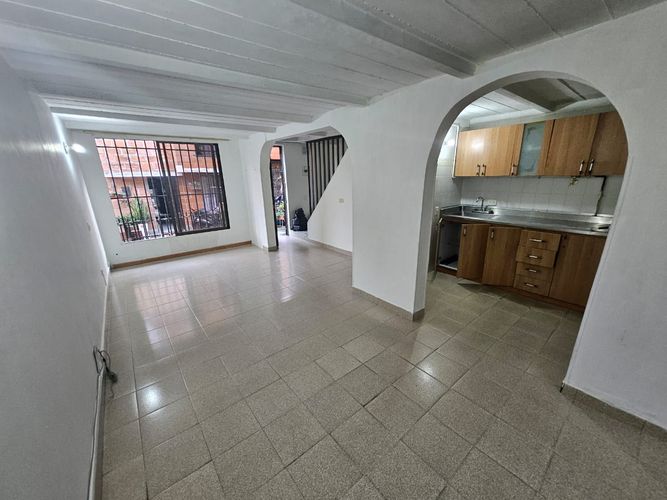 Casa de 3 alcobas en venta en Cucaracho, Medellín, 82 m² · foto 2 de 15
