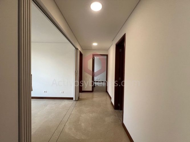 Apartamento de 2 alcobas en arriendo en Laureles, Medellín, 82 m² · foto 7 de 16