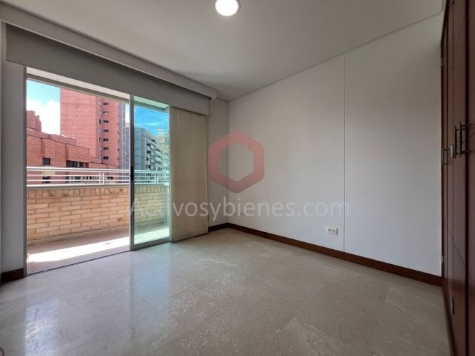 Apartamento de 2 alcobas en arriendo en Laureles, Medellín, 82 m² · foto 11 de 16