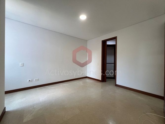 Apartamento de 2 alcobas en arriendo en Laureles, Medellín, 82 m² · foto 13 de 16