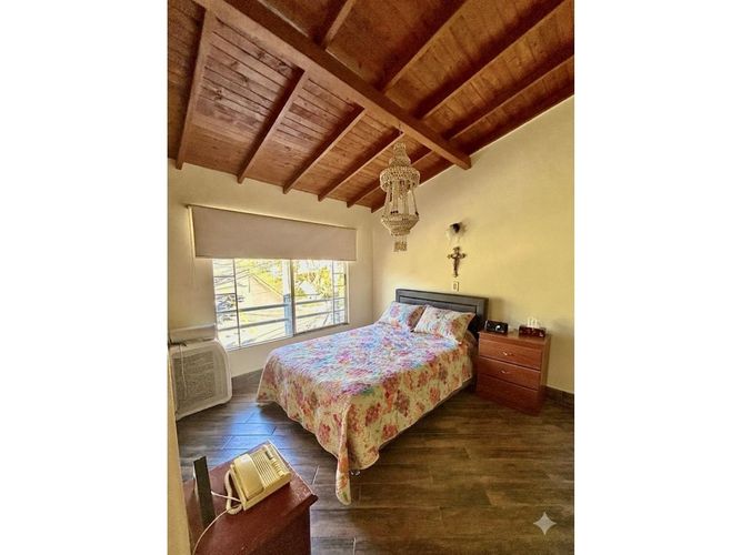 Casa de 4 alcobas en venta en Hojarasca, Sabaneta, 120 m² · foto 5 de 22
