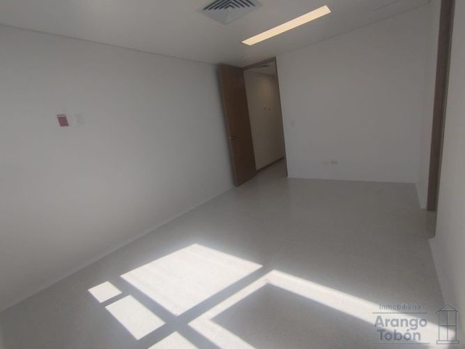 Oficina en arriendo en Calasanz, Medellín, 25 m² · foto 2 de 15
