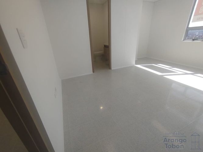 Oficina en arriendo en Calasanz, Medellín, 25 m² · foto 6 de 15