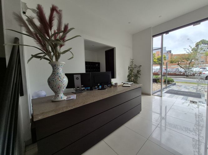 Apartamento de 1 alcoba en venta en Alhambra, Bogotá, 65 m² · foto 2 de 23