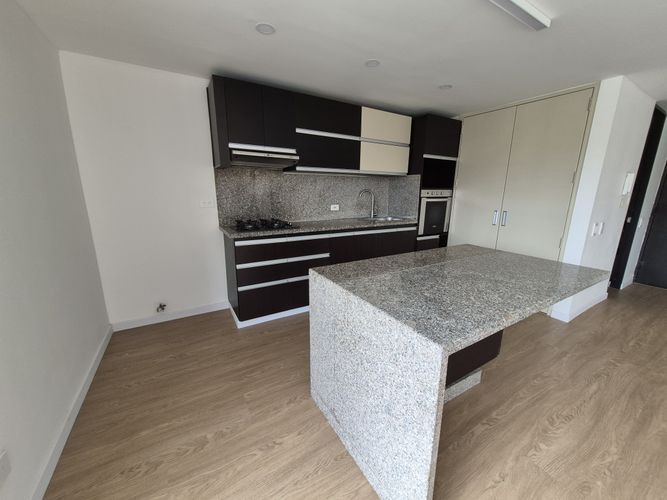 Apartamento de 1 alcoba en venta en Alhambra, Bogotá, 65 m² · foto 8 de 23