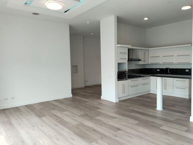 Apartamento de 2 alcobas en venta en Chico Norte, Bogotá, 134 m² · foto 3 de 24