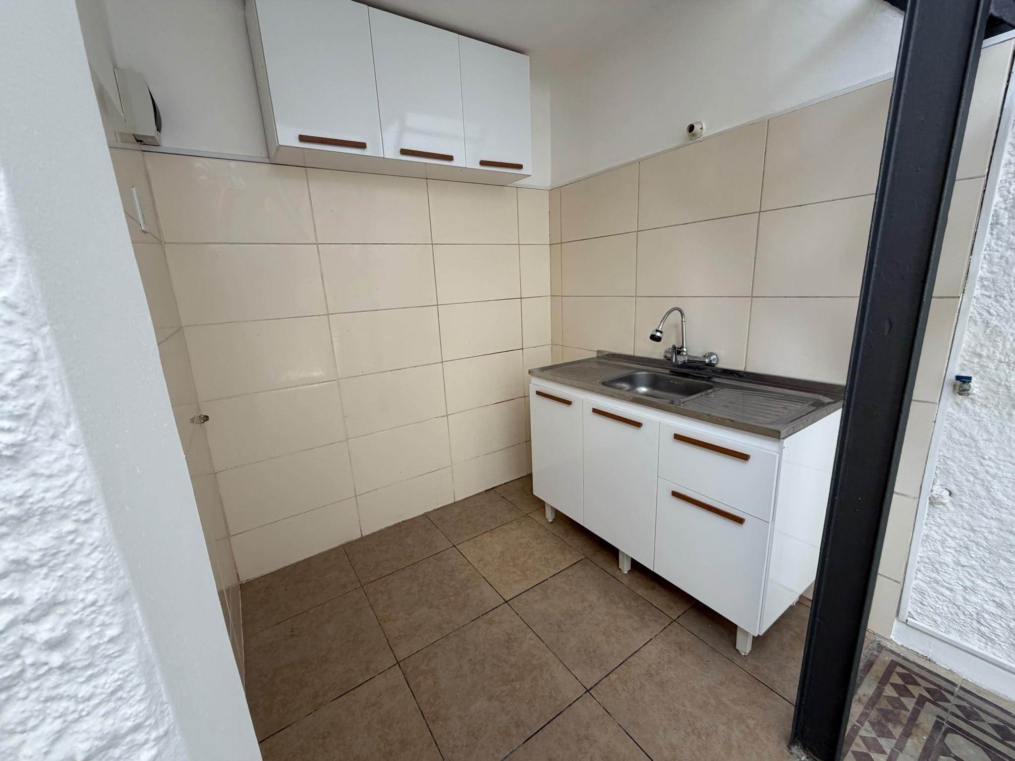 Apartamento 3 Dormitorios, Carlos Anaya Y Estero Bellaco. · Foto 4