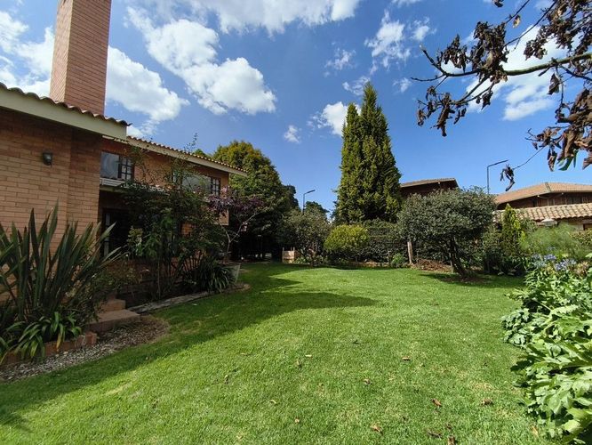 Casa de 5 alcobas en venta en Samaria, Chía, 248 m² · foto 2 de 24