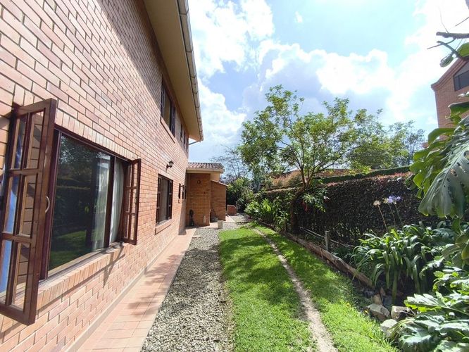 Casa de 5 alcobas en venta en Samaria, Chía, 248 m² · foto 4 de 24