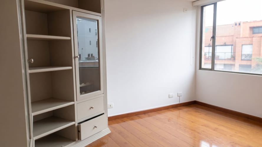 Apartamento de 4 alcobas en venta en Chicó Navarra, Bogotá, 261 m² · foto 2 de 24