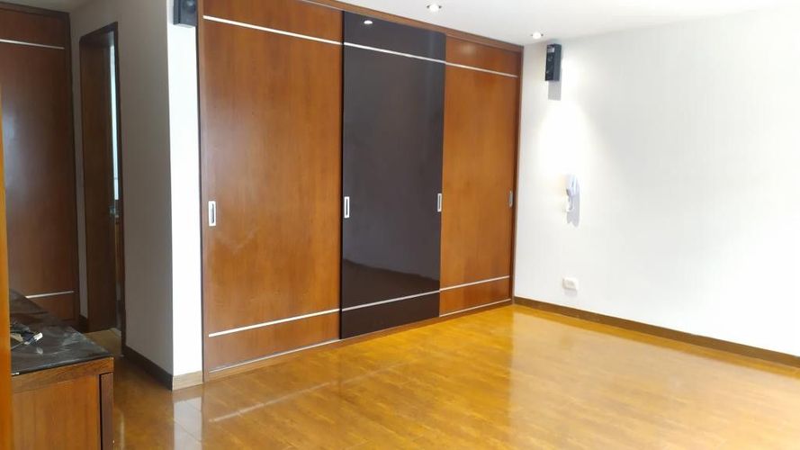 Apartamento de 4 alcobas en venta en Chicó Navarra, Bogotá, 261 m² · foto 15 de 24