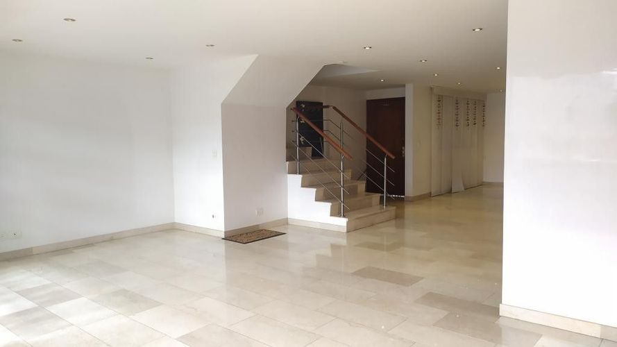 Apartamento de 4 alcobas en venta en Chicó Navarra, Bogotá, 261 m² · foto 17 de 24
