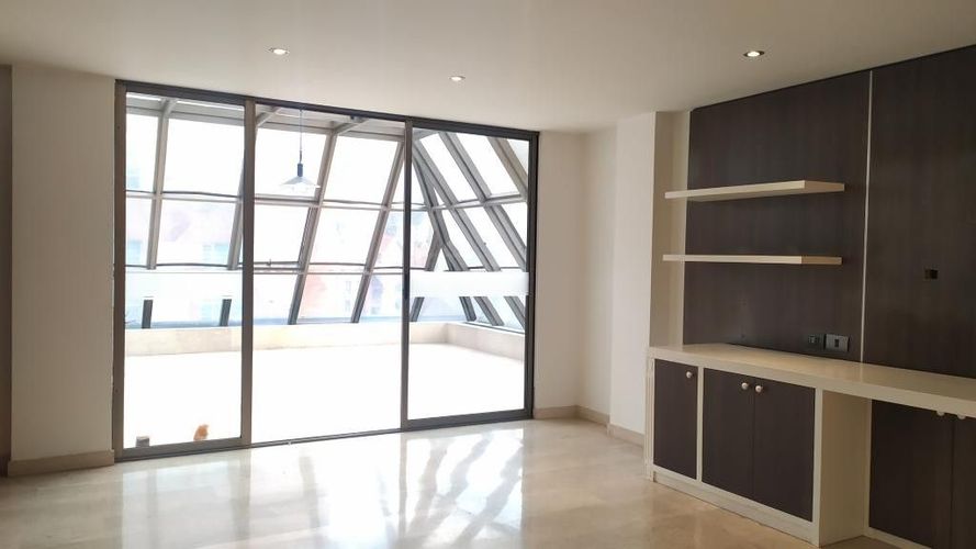 Apartamento de 4 alcobas en venta en Chicó Navarra, Bogotá, 261 m² · foto 21 de 24