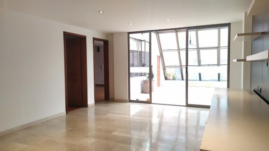 Apartamento de 4 alcobas en venta en Chicó Navarra, Bogotá, 261 m² · foto 22 de 24