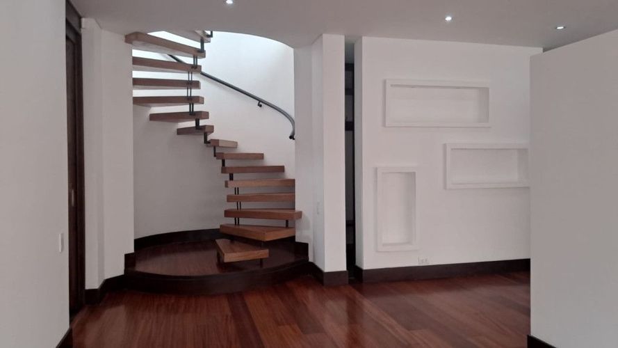 Apartamento de 3 alcobas en venta en Chicó Alto, Bogotá, 385 m² · foto 3 de 24