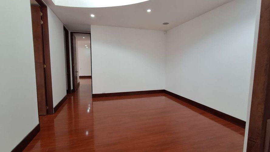 Apartamento de 3 alcobas en venta en Chicó Alto, Bogotá, 385 m² · foto 7 de 24