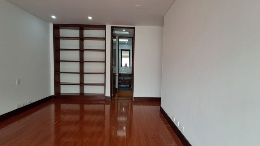 Apartamento de 3 alcobas en venta en Chicó Alto, Bogotá, 385 m² · foto 11 de 24