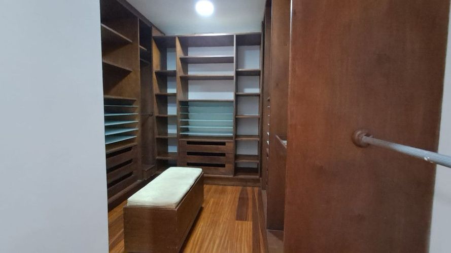 Apartamento de 3 alcobas en venta en Chicó Alto, Bogotá, 385 m² · foto 12 de 24