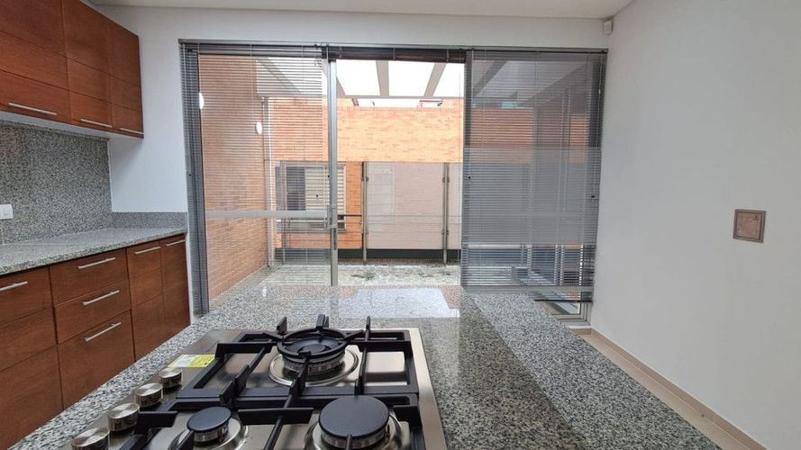 Apartamento de 3 alcobas en venta en Chicó Alto, Bogotá, 385 m² · foto 14 de 24