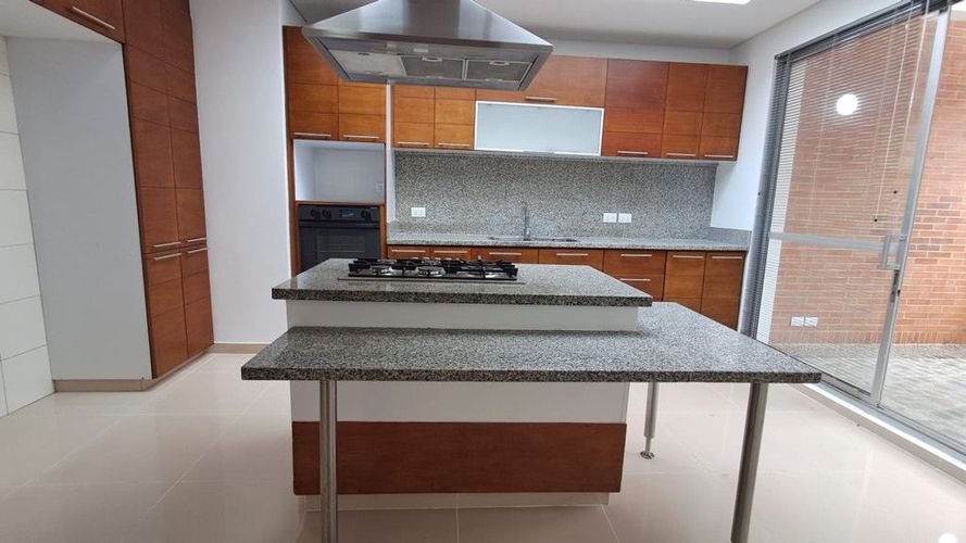 Apartamento de 3 alcobas en venta en Chicó Alto, Bogotá, 385 m² · foto 17 de 24