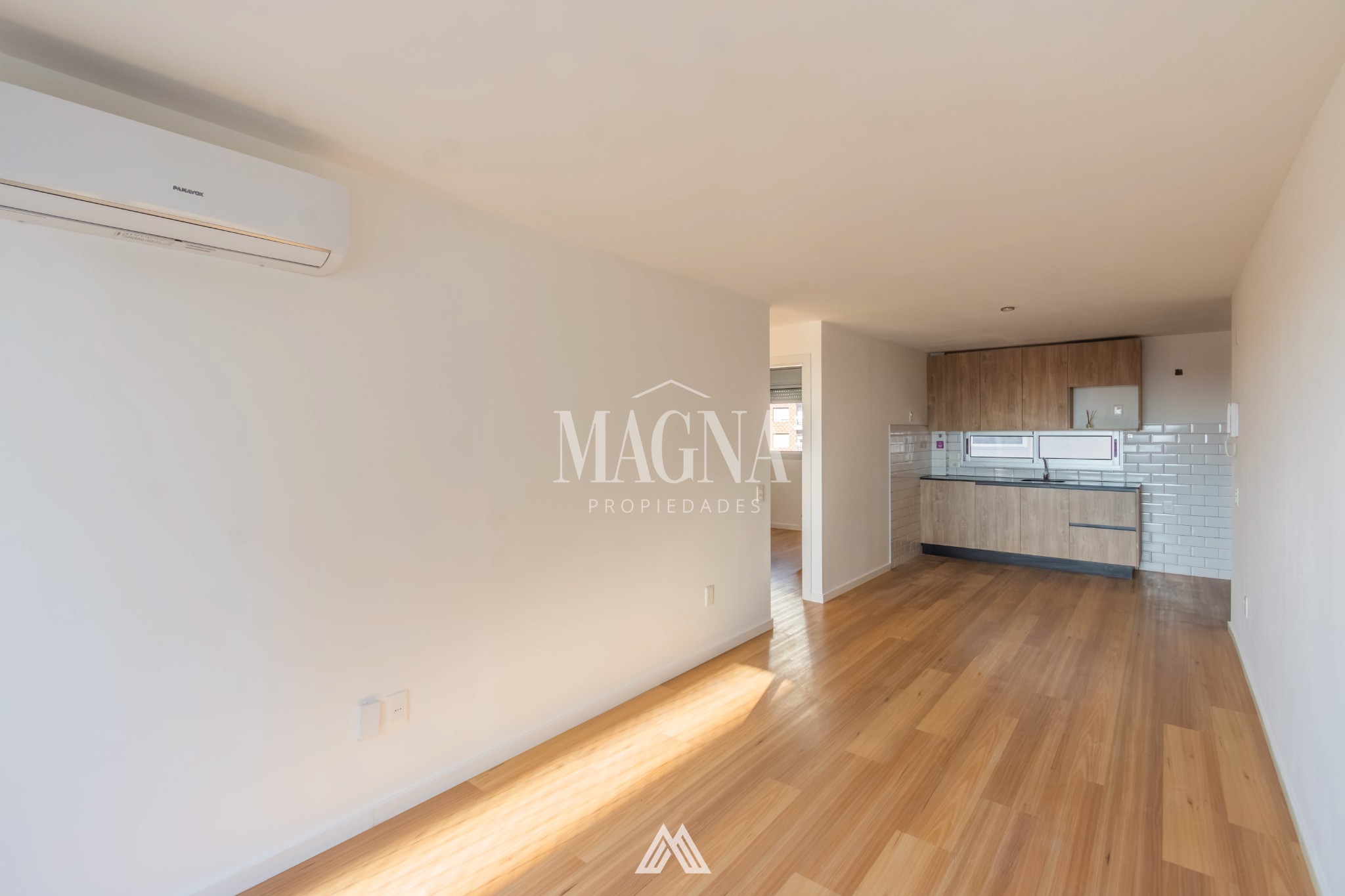 Alquiler - Apartamento 2 Dormitorios + Balcón / Tres Cruces · Foto 4