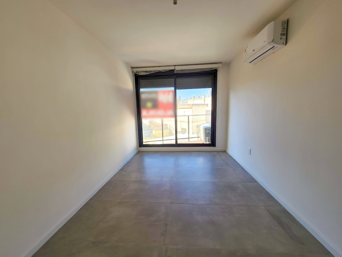 Monoambiente En Alquiler, Punta Carretas, Piso 2, Balcón · Foto 4