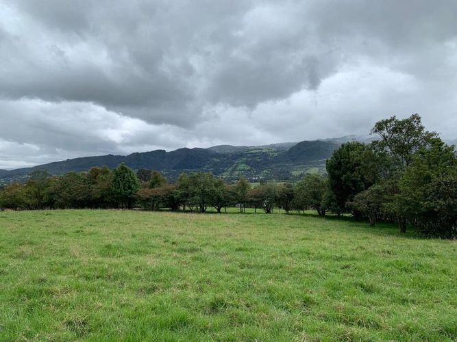 Lote en venta en Marquez, La Calera, 240 m² · foto 2 de 9