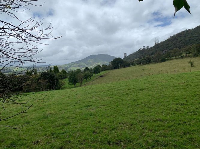 Lote en venta en Marquez, La Calera, 240 m² · foto 4 de 9