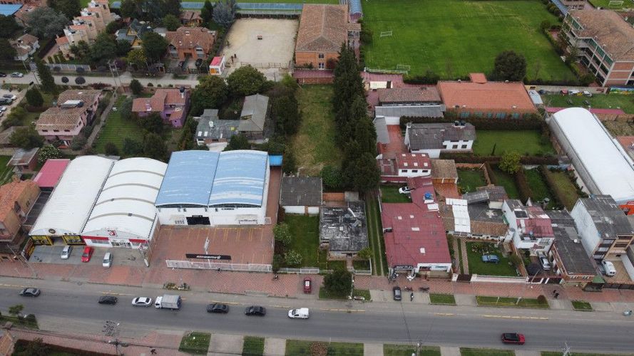 Lote en venta en La Estrella, Chía, 1699 m² · foto 2 de 6