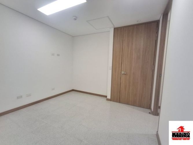 Consultorio en venta en Los Pinos, Medellín, 29 m² · foto 5 de 12