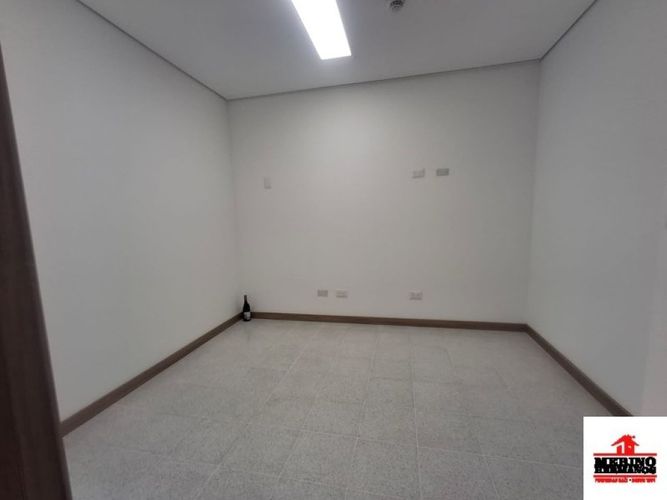 Consultorio en venta en Los Pinos, Medellín, 29 m² · foto 6 de 12