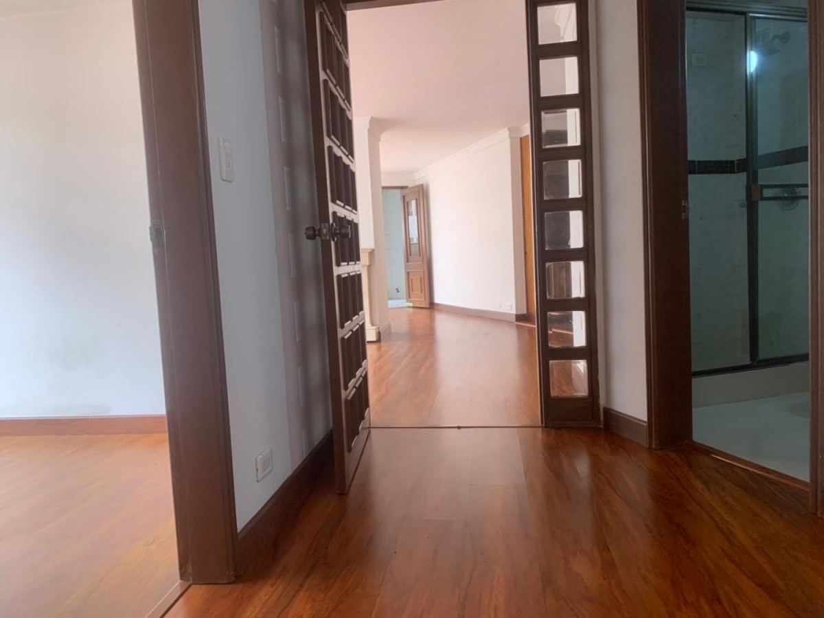 Apartamento en venta en Santa Barbara Alta, Bogotá · foto 6 de 24