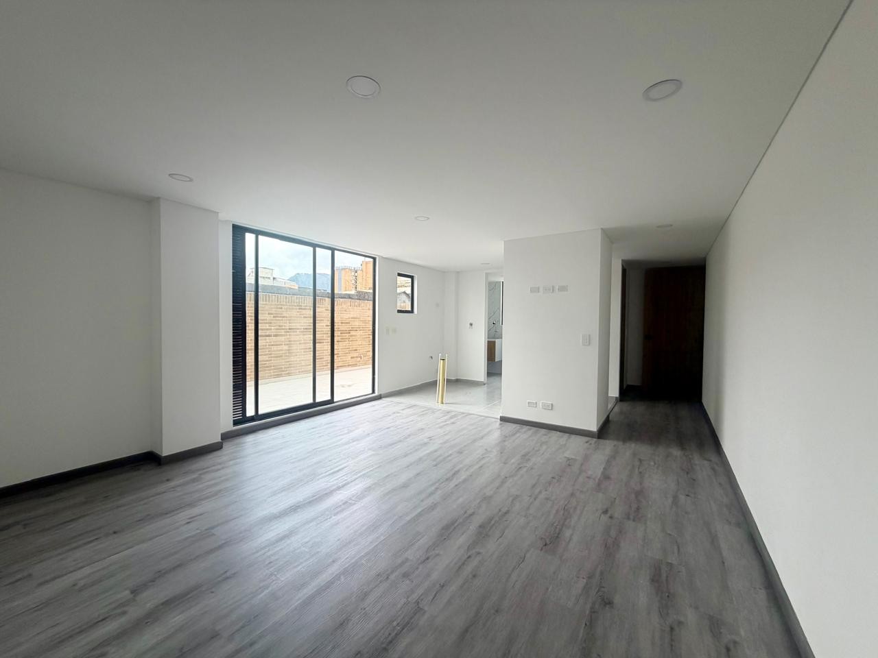 Apartamento en venta en Quinta Paredes, Bogotá · foto 2 de 21