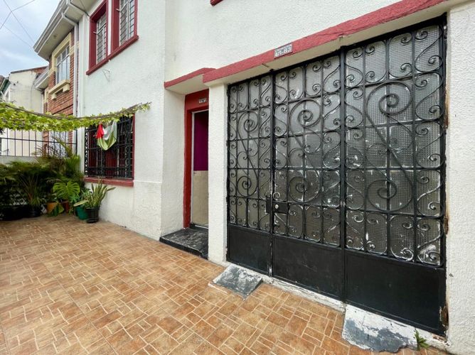 Casa de 6 alcobas en venta en Quesada, Bogotá, 318 m² · foto 3 de 24