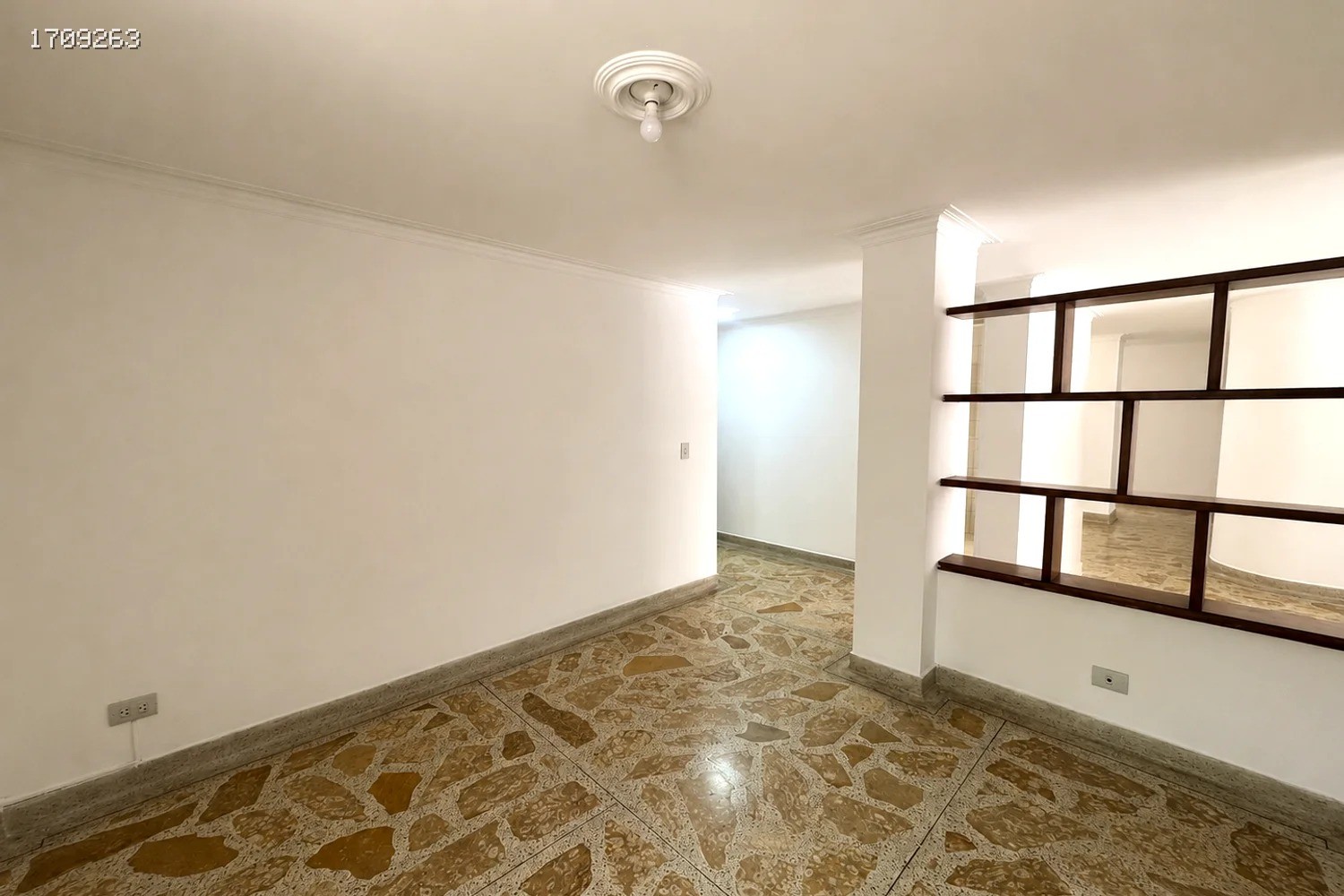 Apartamento en arriendo en Laureles, Medellín · foto 3 de 24