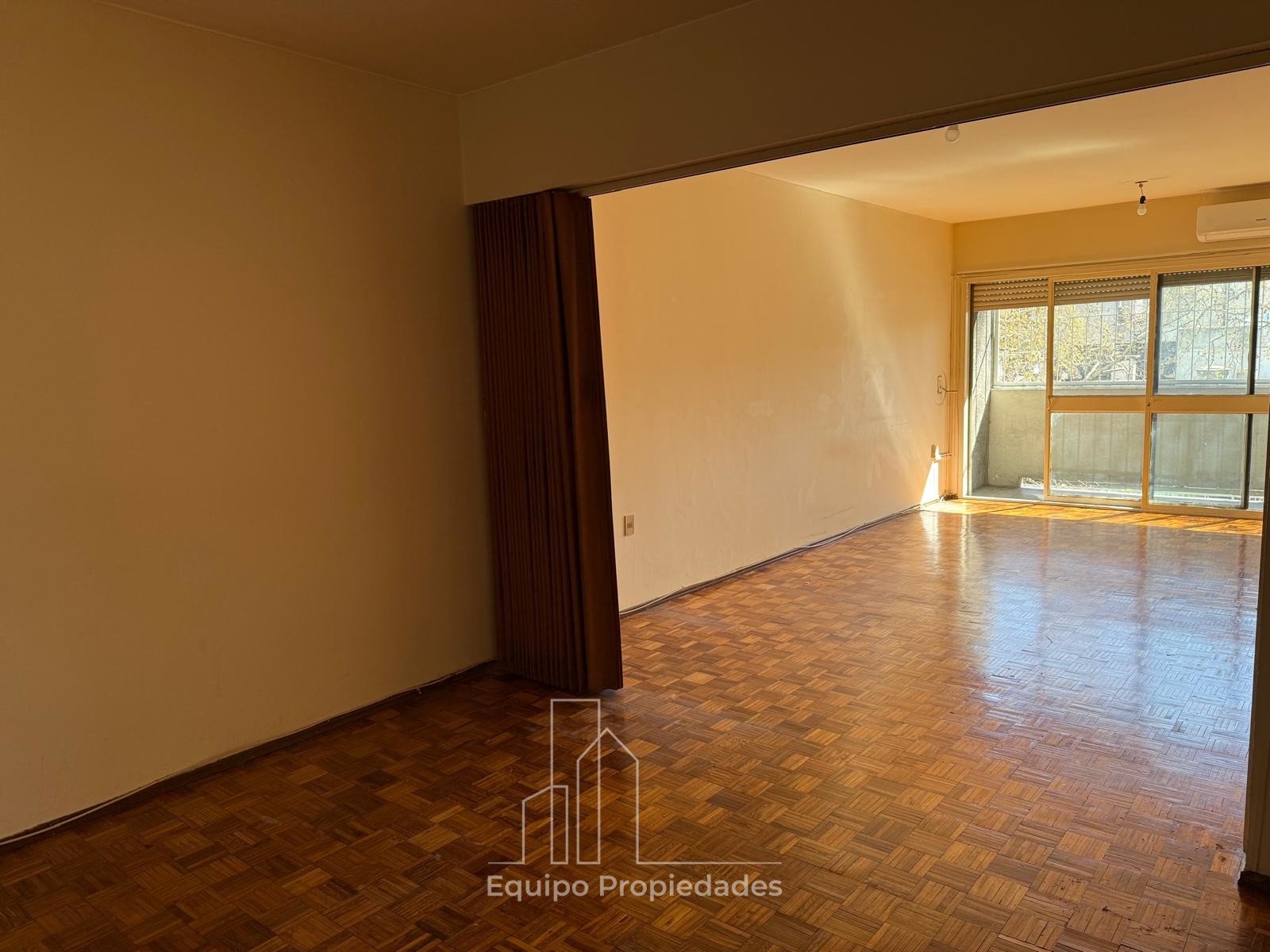 Amplio Apartamento sobre Colonia con balcón, calefacción central y orientación Norte · Foto 6