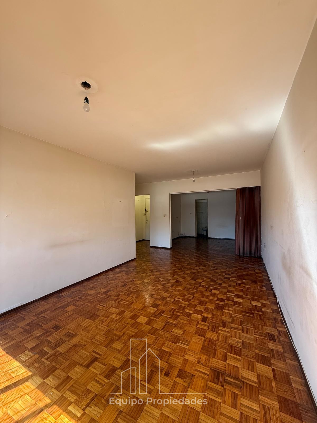 Amplio Apartamento sobre Colonia con balcón, calefacción central y orientación Norte · Foto 9