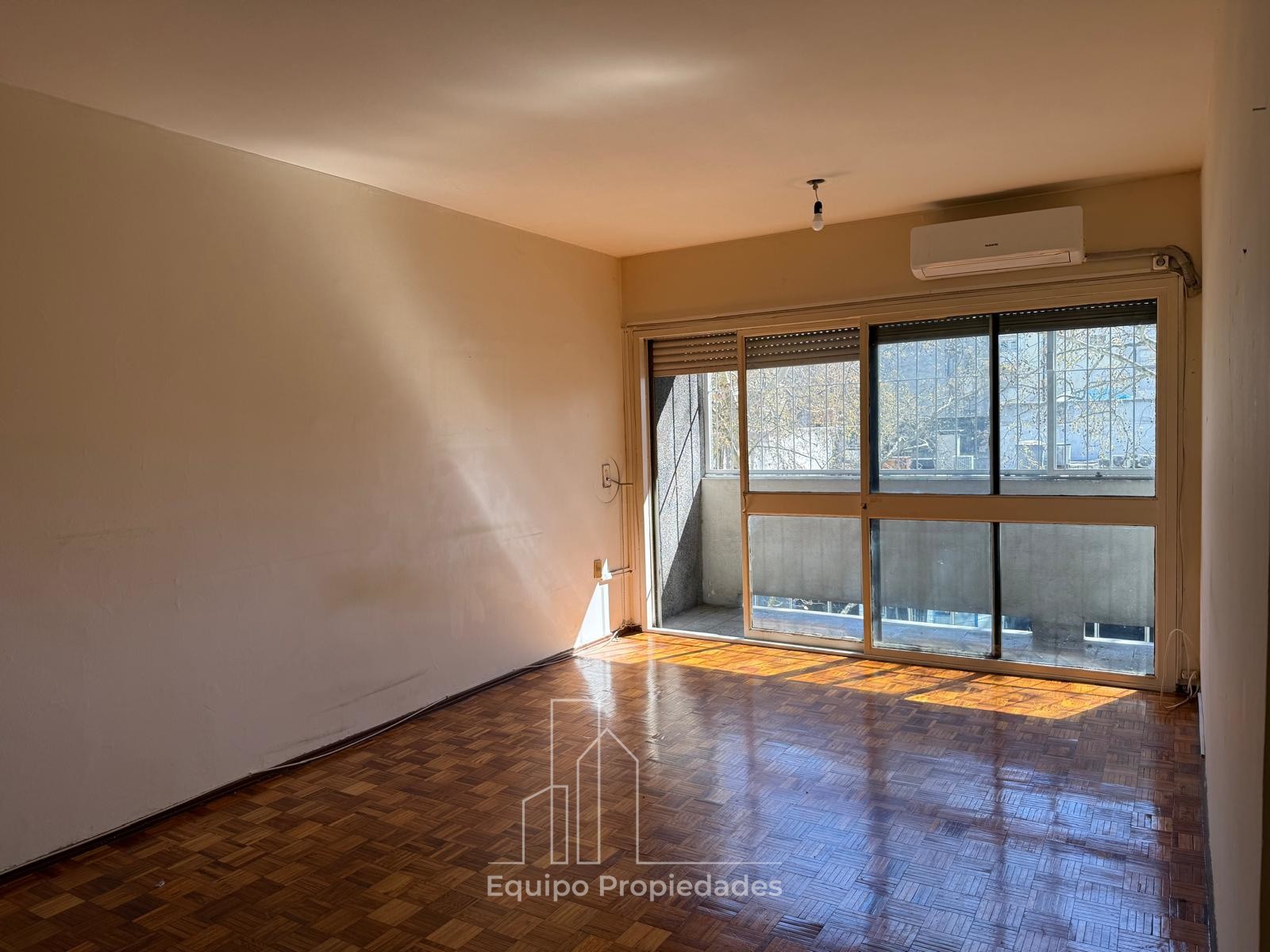 Amplio Apartamento sobre Colonia con balcón, calefacción central y orientación Norte · Foto 7