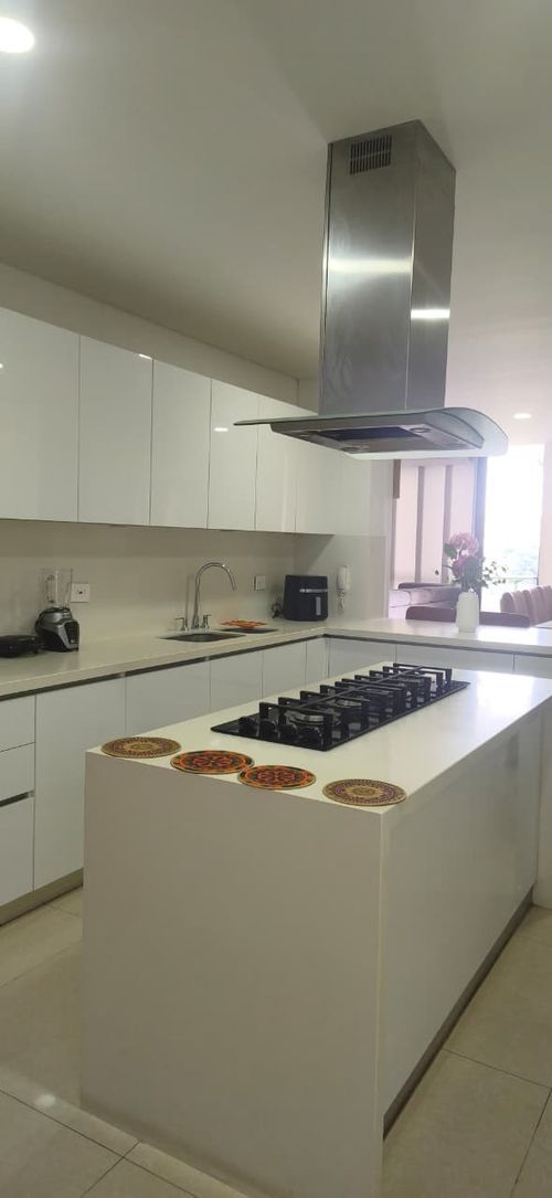 Apartamento de 4 alcobas en venta en Lagos Del Cacique, Bucaramanga, 187 m² · foto 3 de 17