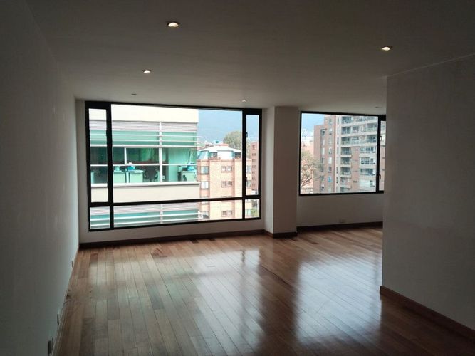 Apartamento en venta en Chico Norte, Bogotá · foto 2 de 24