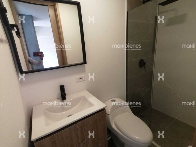 Apartamento de 2 alcobas en venta en Las Casitas, Sabaneta, 70 m² · foto 10 de 11