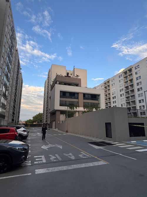 Apartamento de 3 alcobas en venta en Prados Del Norte, Cali, 52 m² · foto 3 de 24