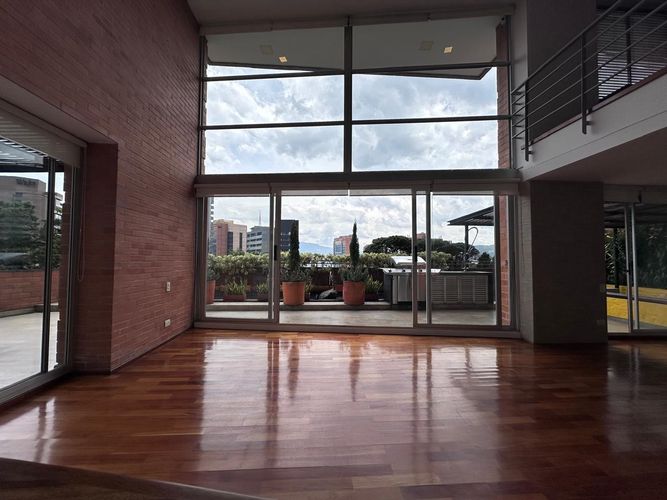 Apartamento de 4 alcobas en arriendo en El Poblado, Medellín, 180 m² · foto 3 de 20