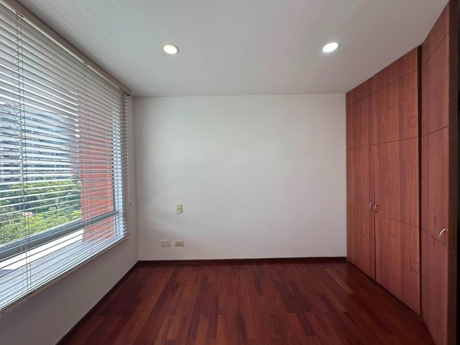 Apartamento de 4 alcobas en arriendo en El Poblado, Medellín, 180 m² · foto 15 de 20