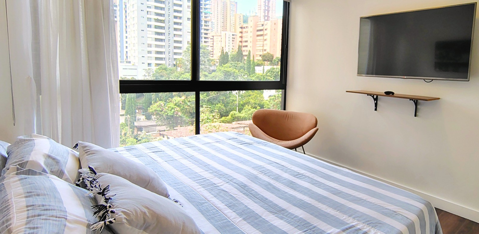Apartamento en arriendo en Lalinde, Medellín · foto 10 de 18