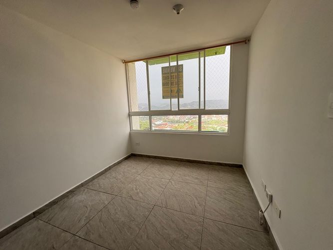 Apartamento de 2 alcobas en venta en Hacienda La Meseta, Girón, 50 m² · foto 9 de 24