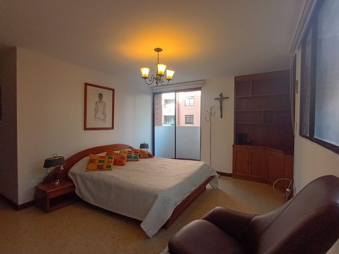 Apartamento de 3 alcobas en venta en Laureles, Medellín, 140 m² · foto 13 de 19