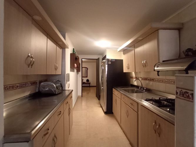 Apartamento de 3 alcobas en venta en Laureles, Medellín, 140 m² · foto 8 de 19