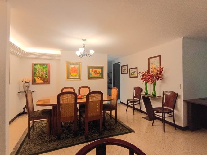 Apartamento de 3 alcobas en venta en Laureles, Medellín, 140 m² · foto 6 de 19