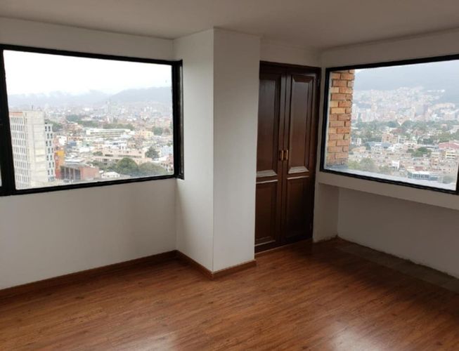 Apartamento de 4 alcobas en venta en Acevedo Tejada, Bogotá, 202 m² · foto 2 de 24